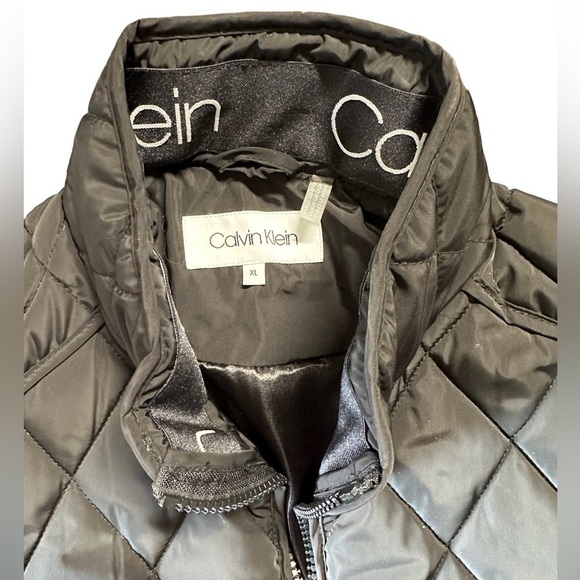 🌸 2/$25 Calvin Klein Black Logo Puffer Vest with Pockets - Picture 7 of 7